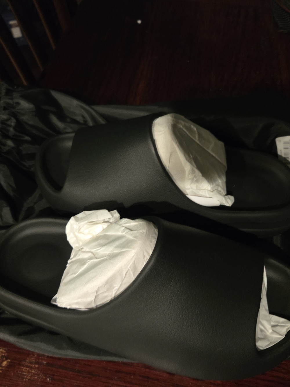 YZ-1 Yeezy Black Slide Sandals - Picture 1 of 2